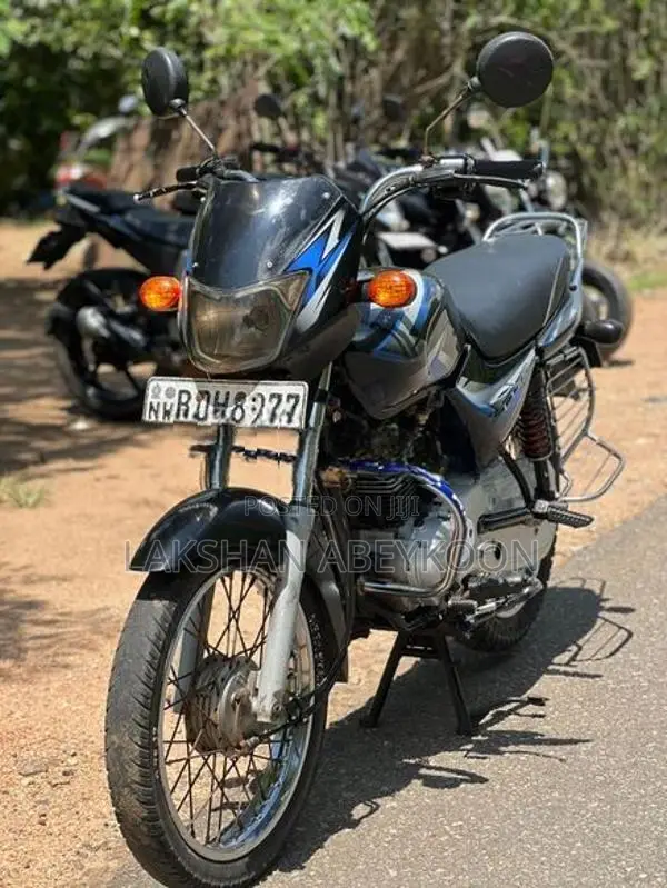 Bajaj CT100 2015
