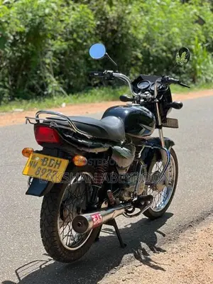 Bajaj CT100 2015