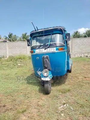 Bajaj RE 2002