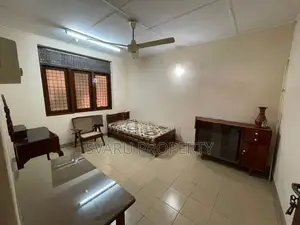 Colombo 05 Semi Furnished 02 Bedroom House For Rent