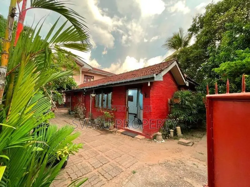 Colombo 05 Semi Furnished 02 Bedroom House For Rent