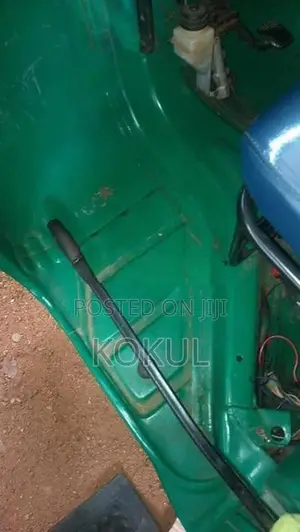 Bajaj RE 2004