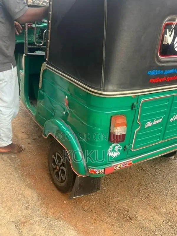 Bajaj RE 2004