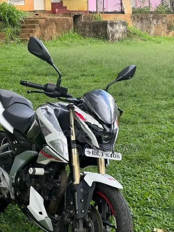 Bajaj Pulsar N160 Premium 2025