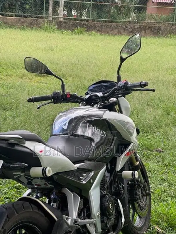 Bajaj Pulsar N160 Premium 2025