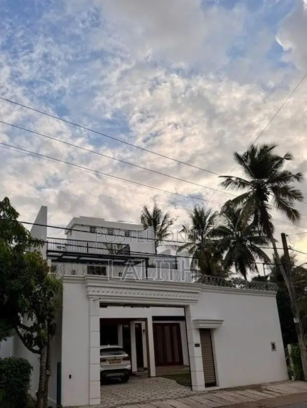Spacious 4-Bedroom House Facing Pothuarawa Road, Malabe