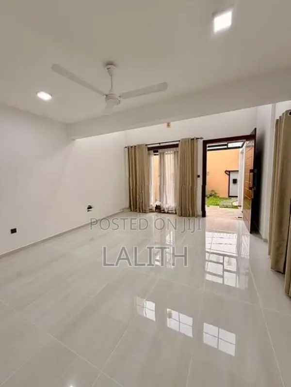 Spacious 4-Bedroom House Facing Pothuarawa Road, Malabe