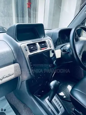 Mitsubishi Pajero H77 2000