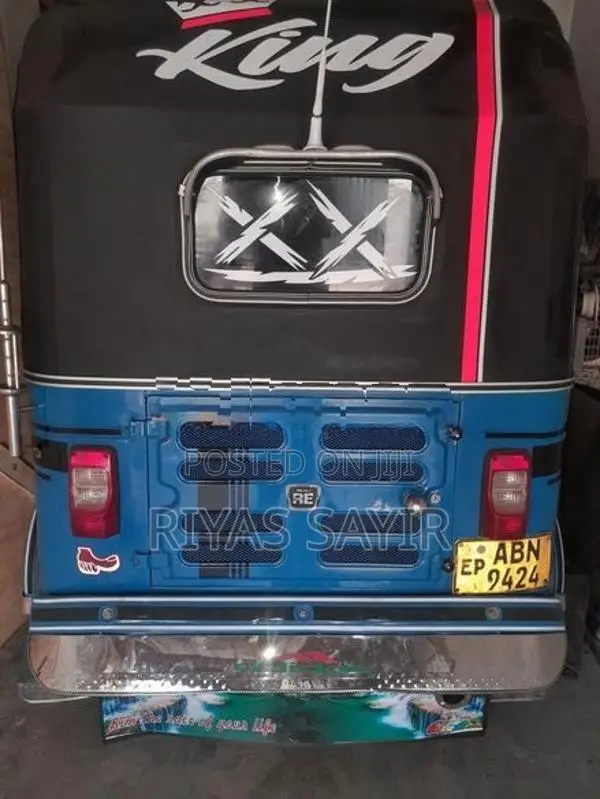 Bajaj RE 2016