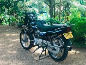 Bajaj CT100 2013