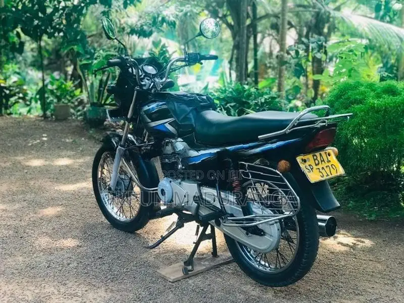 Bajaj CT100 2013