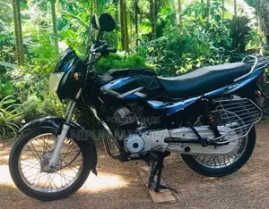 Bajaj CT100 2013