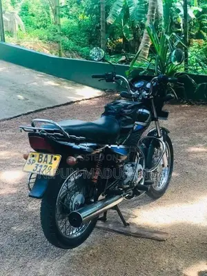 Bajaj CT100 2013