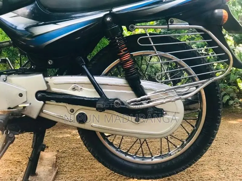 Bajaj CT100 2013