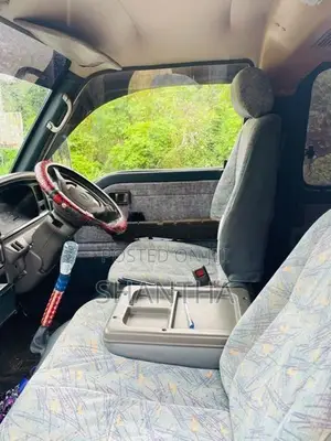 Nissan Caravan 1996
