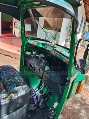 Bajaj RE 2012