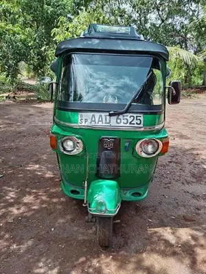Bajaj RE 2012