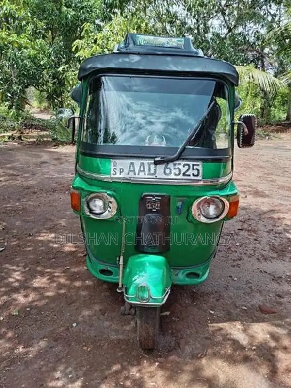 Bajaj RE 2012
