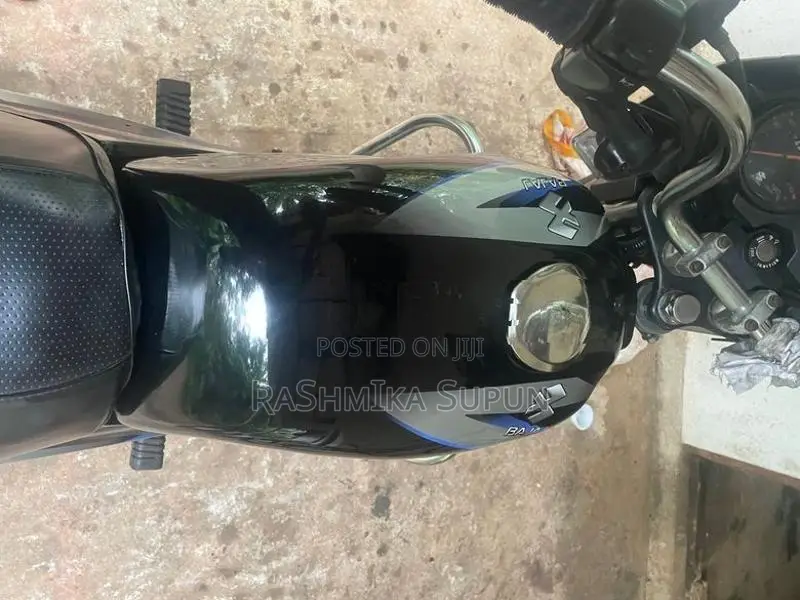 Bajaj CT100 2015