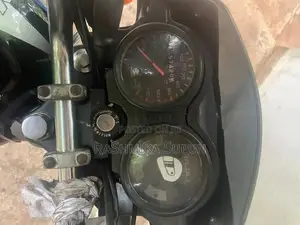 Bajaj CT100 2015