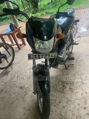 Bajaj CT100 2015