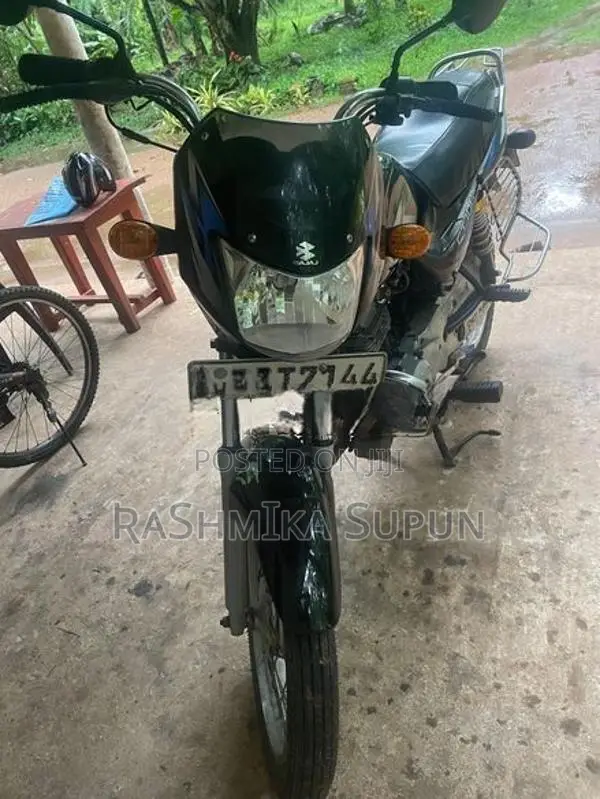 Bajaj CT100 2015