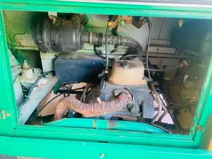 Bajaj RE 2015