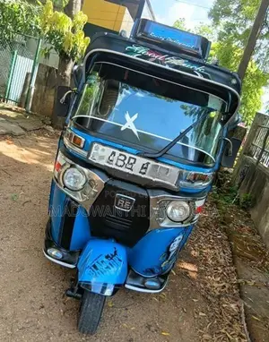 Bajaj RE 2018