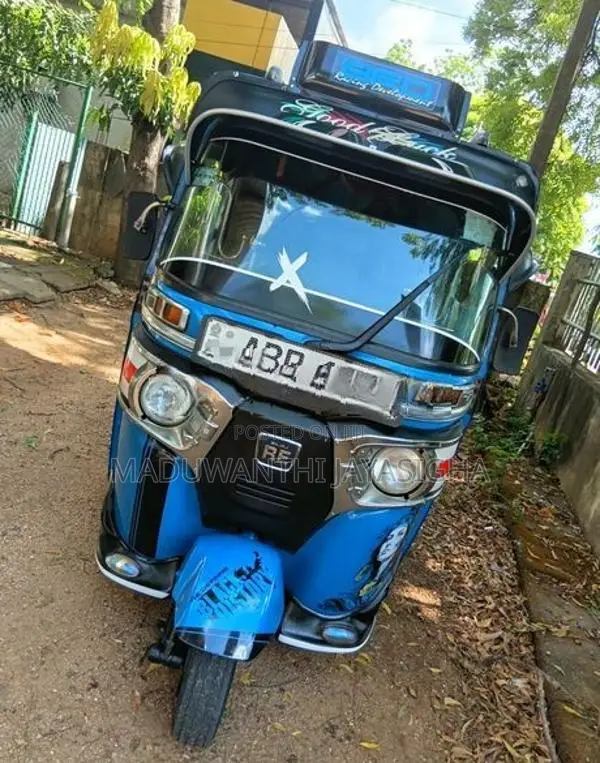 Bajaj RE 2018