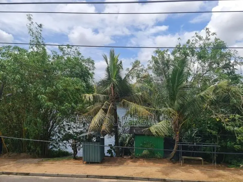 14 Perches Diyawanna Lake Facing Land For Sale In Ethul Kotte