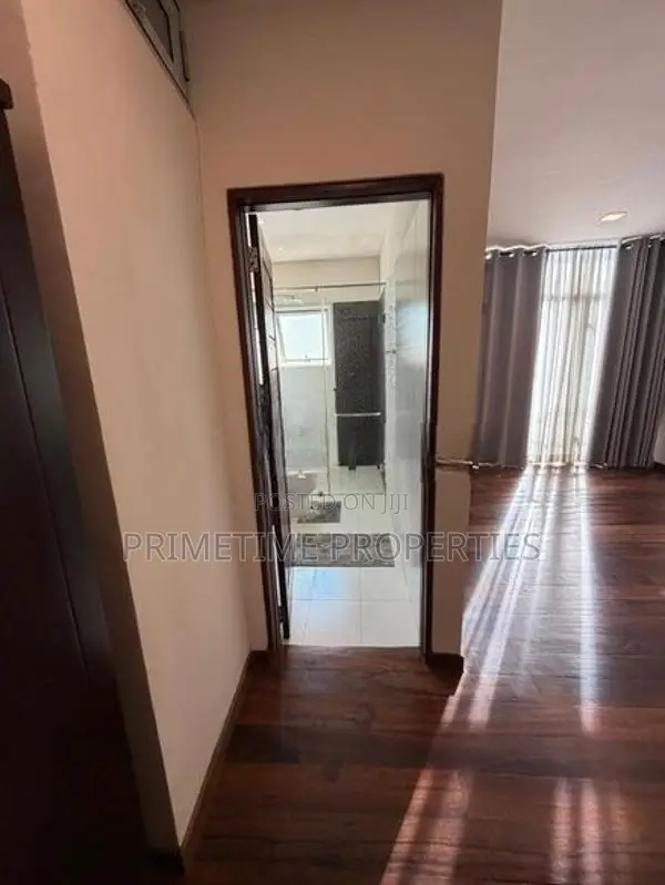 3 Bedroom Unfurnished Apartment for Rent in Colombo 03