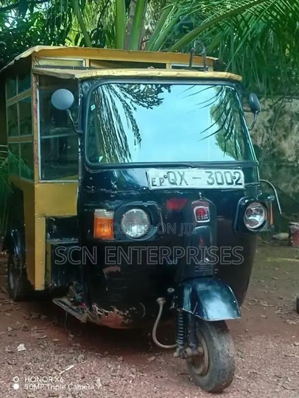 Bajaj RE 2010