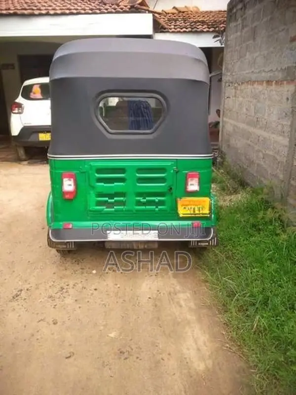 Bajaj RE 2010