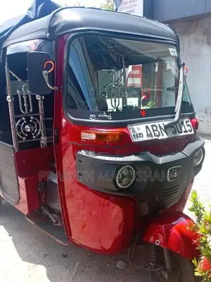Bajaj RE 2016