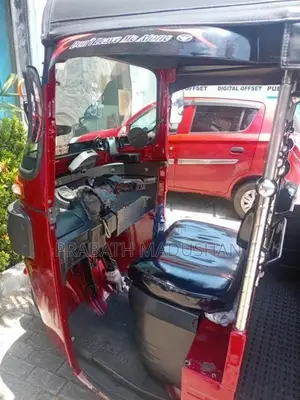 Bajaj RE 2016