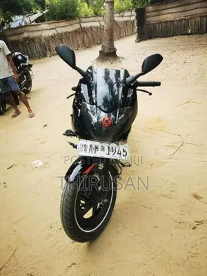 Bajaj Pulsar 220F 2011