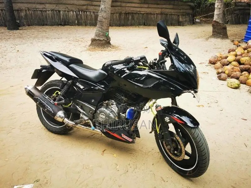 Bajaj Pulsar 220F 2011
