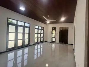Gampaha Brand New Luxury House For (BN101)