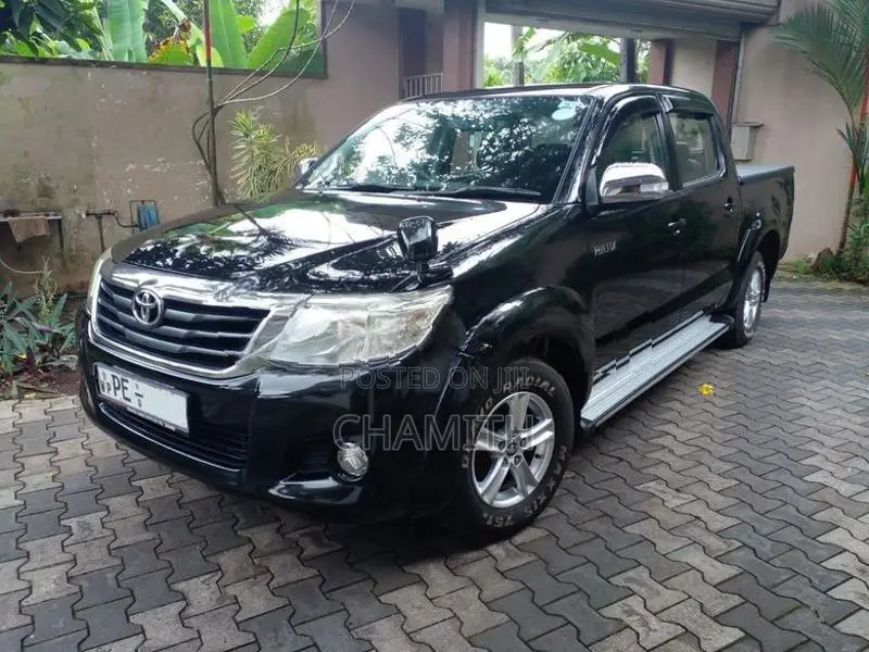 Hilux 2WD Double cab 2012