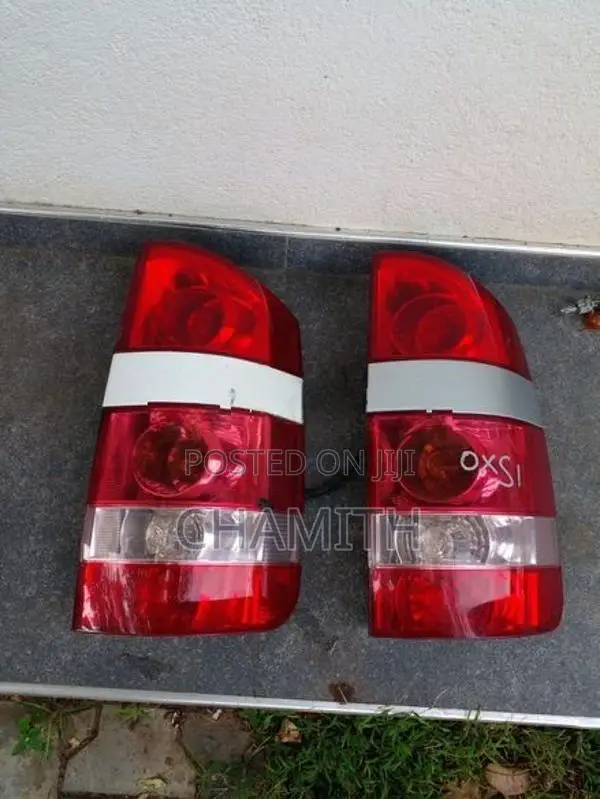 Toyota Noah Tail lights