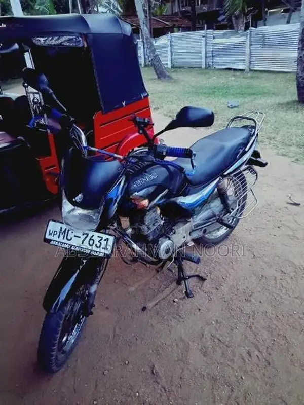Bajaj CT100 2005