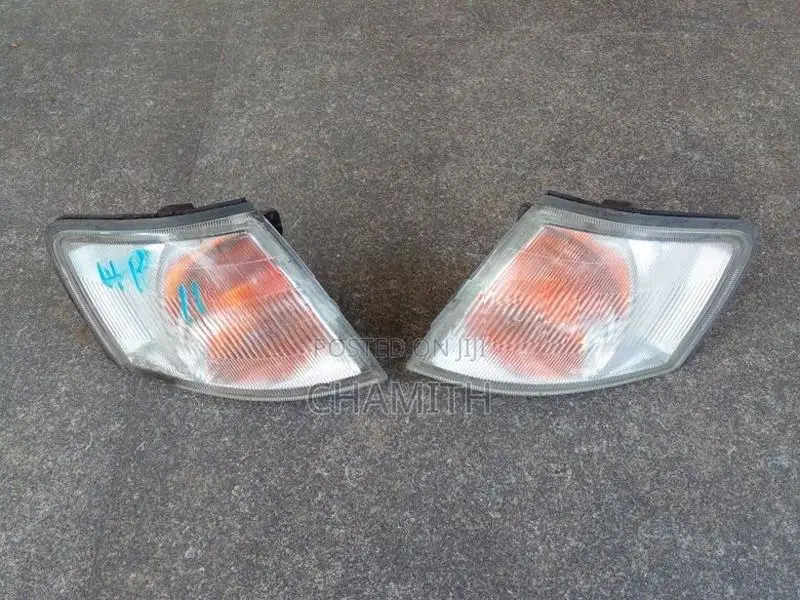 Nissan Primera Signal light
