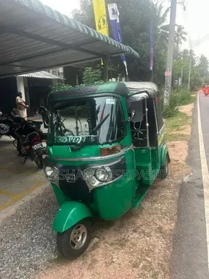 Bajaj RE 2015