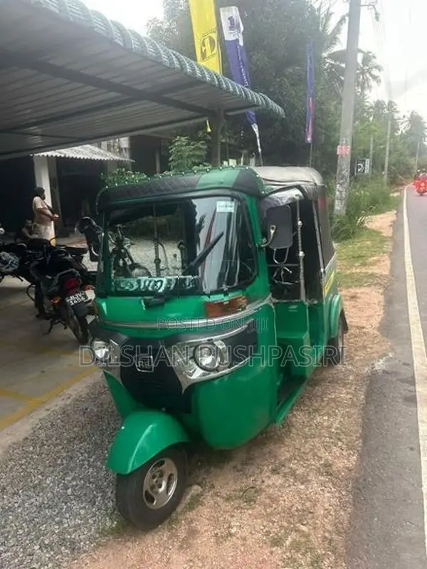 Bajaj RE 2015