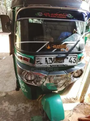 Bajaj RE 2015