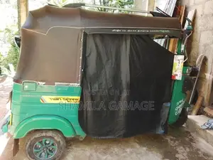 Bajaj RE 2015