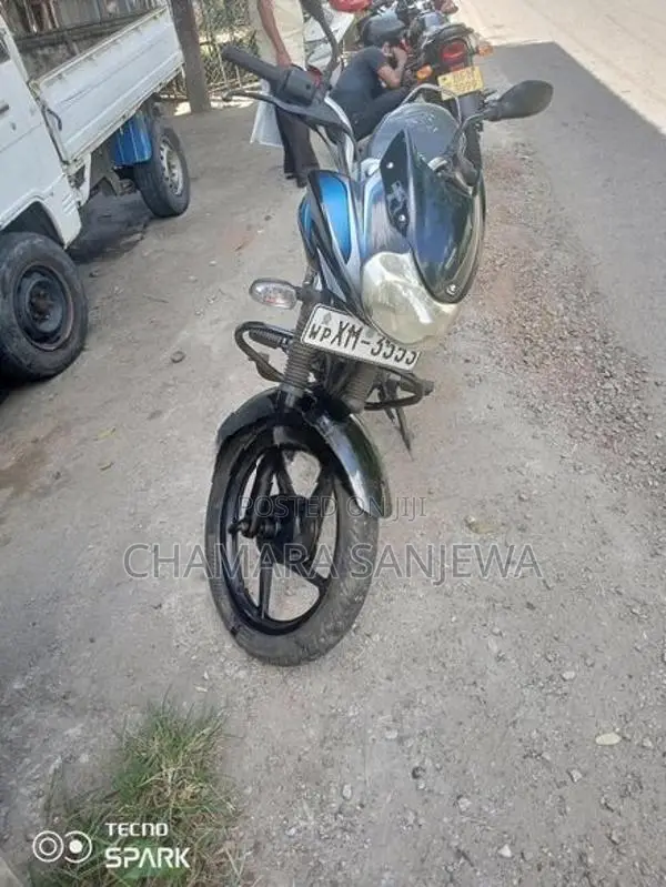 Bajaj Discover 2012