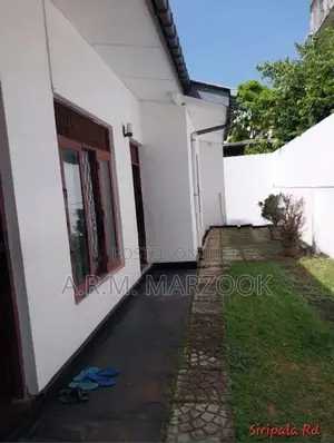 MT LAVINIA BORDER OF DEHIWALA 11P LAND W/3 BR & 1BATH AN OLD HOUSE SAL