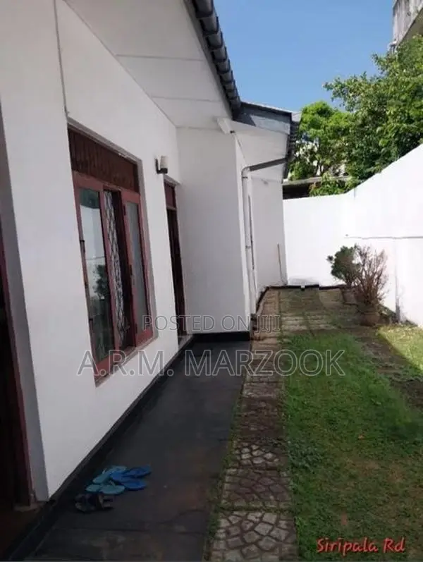 MT LAVINIA BORDER OF DEHIWALA 11P LAND W/3 BR & 1BATH AN OLD HOUSE SAL