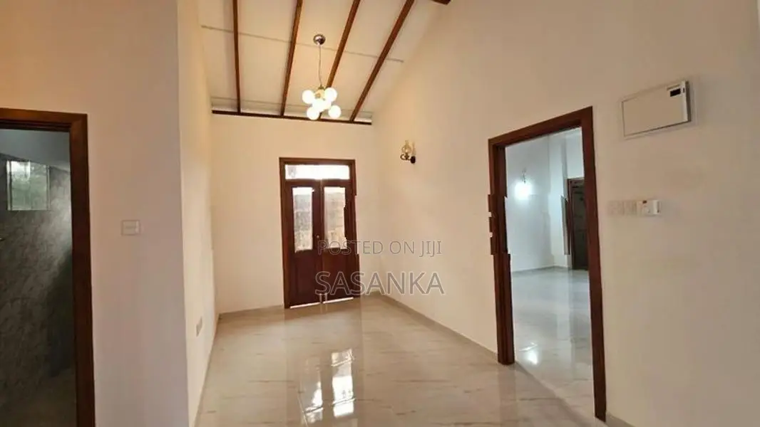 BRAND NEW LUXURY TWO STORY HOUSE FOR SALE IN ATHURUGIRIYA